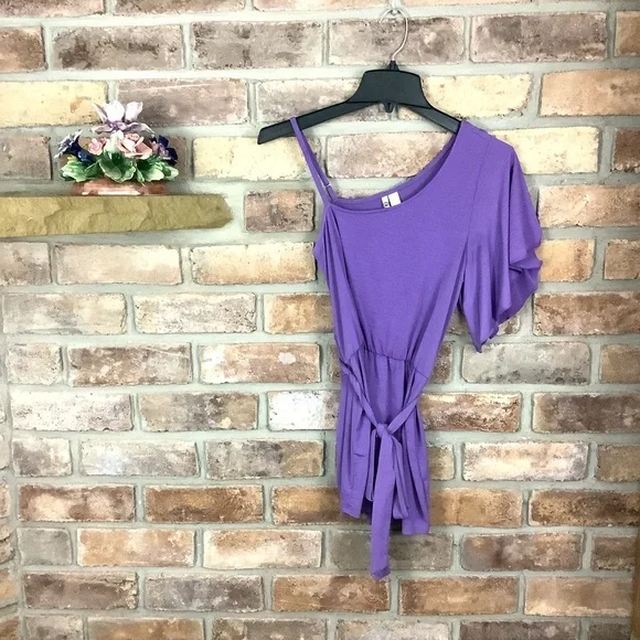 6 DEGREES Belted One-Shoulder Tunic Top 3 - Picture 11 of 11